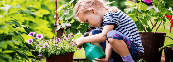 OutdoorActivitesKids_in_the_Garden_Thumbnail555x201-min.png